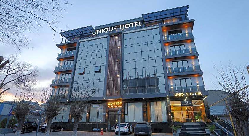 UNIQUE HOTEL