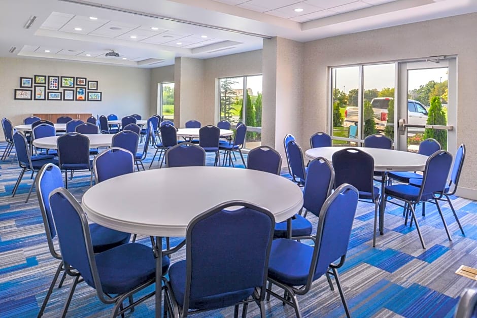 Holiday Inn Express & Suites - Siloam Springs By IHG