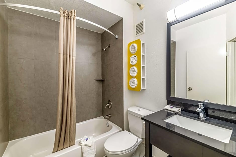 Motel 6 Lewisville, TX - Medical City