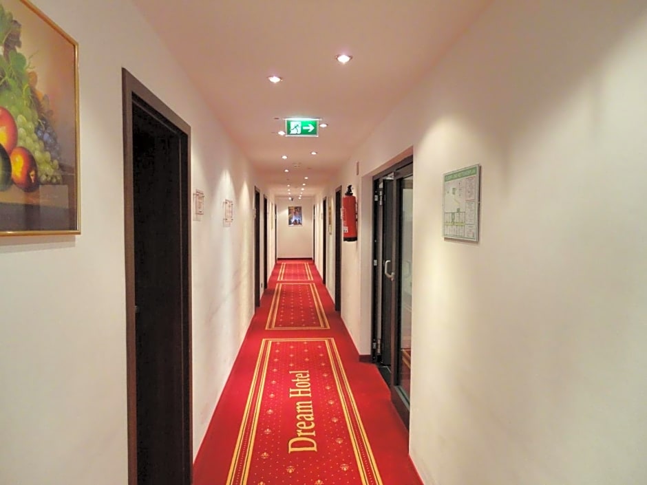 Grand Hotel Dream Main City Center