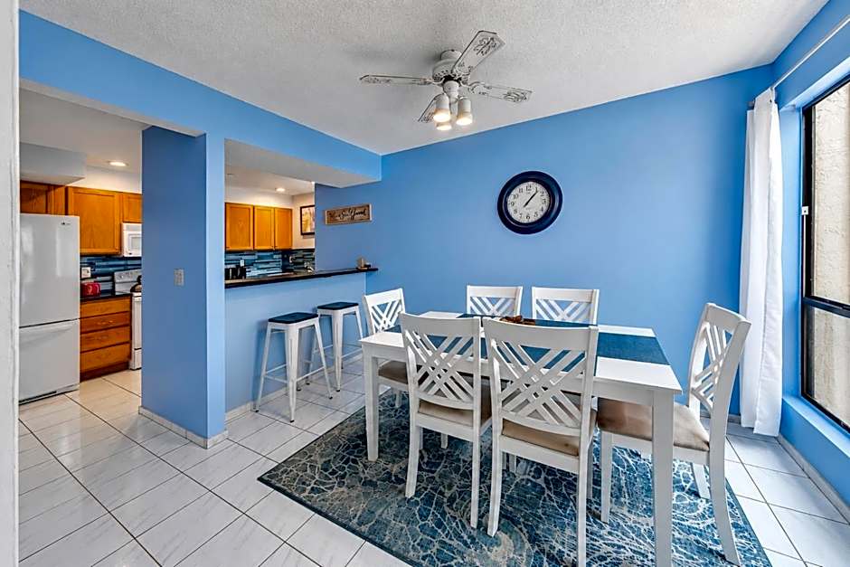 Siesta Key Beach - 2 Bedroom - 3 Beds - 3 Bathroom Duplex with Heated Swimming Pool