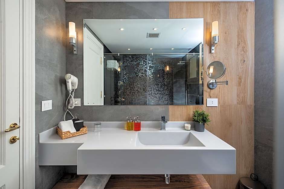 Maran Residence