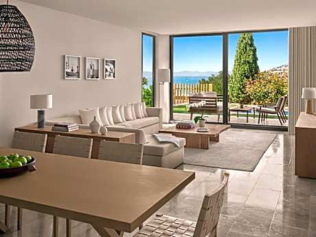 Superior One-Bedroom King Suite with Private Pool