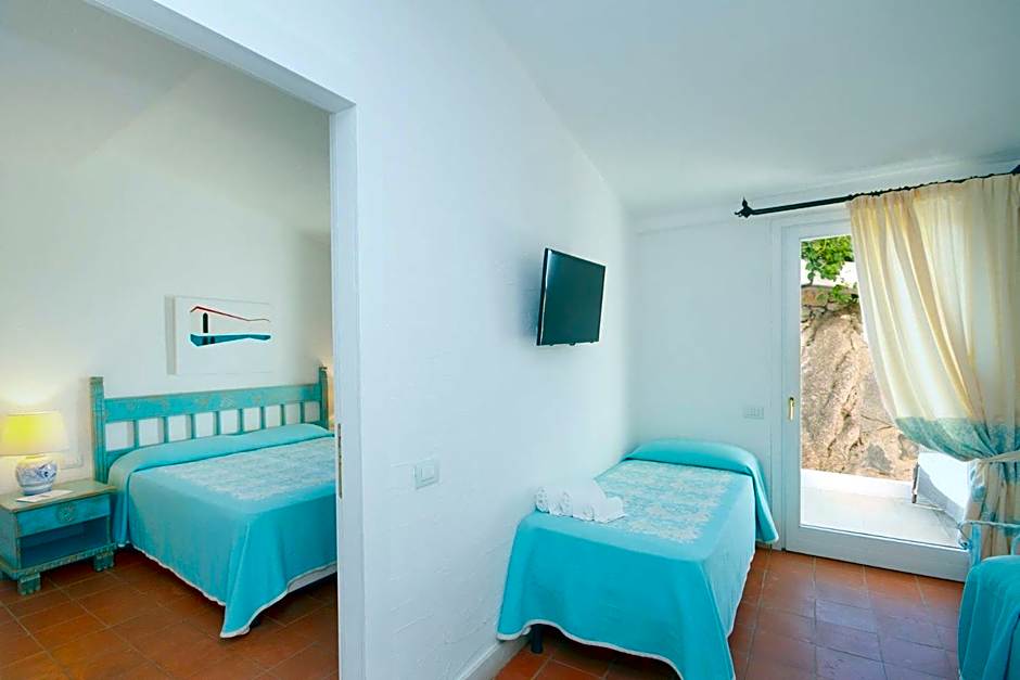 Photo 1 of 4 of Quadruple Room
