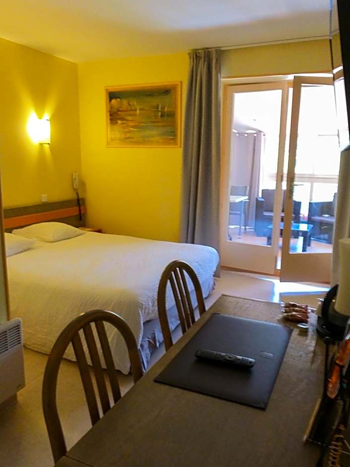 Logis Hotel Restaurant Mas de la Prairie