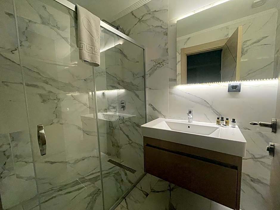 Le Luxe Suites Hotel