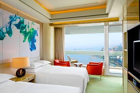 Premier Twin Room with Balcony and Lake View