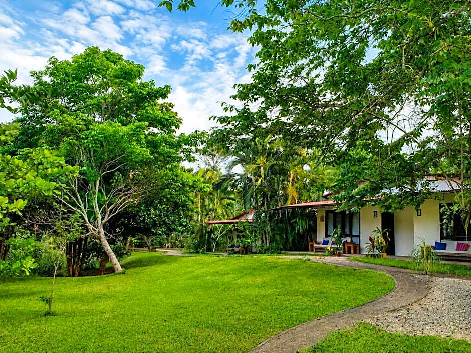 Los Susurros. Casa