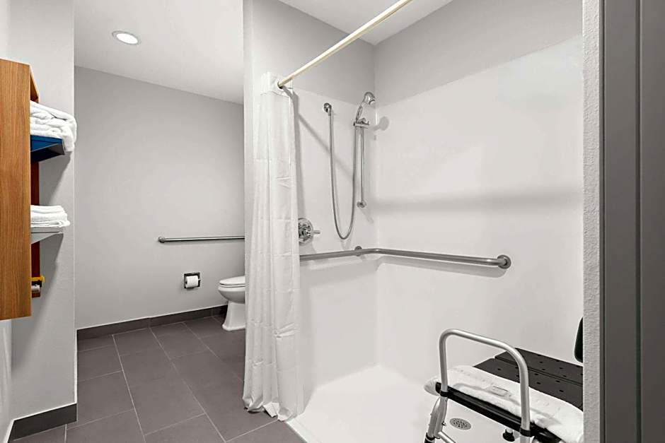 Microtel Inn & Suites By Wyndham Tulsa East