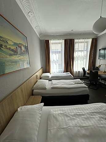 Double Room with shared shower/WC