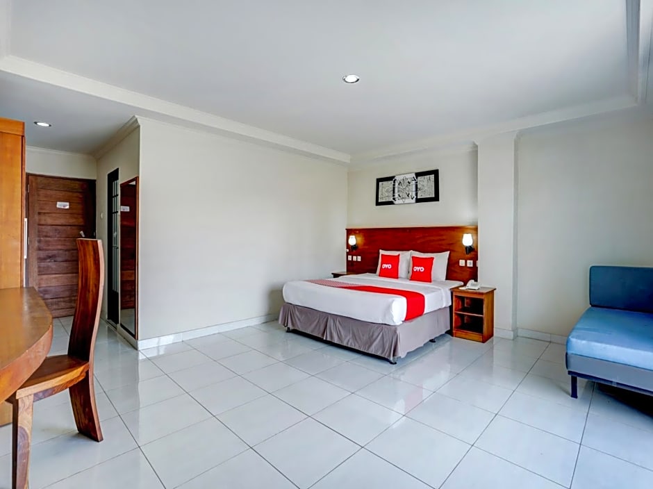 OYO 3950 The Ratna Hotel