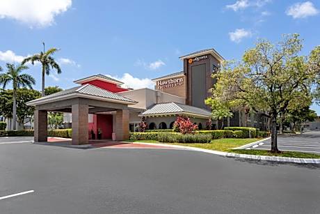 La Quinta Inn & Suites by Wyndham Fort Lauderdale Cypress Creek