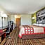 Super 8 by Wyndham Cloverdale IN