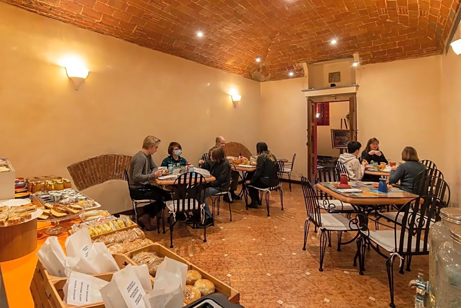 Porta Faenza Hotel
