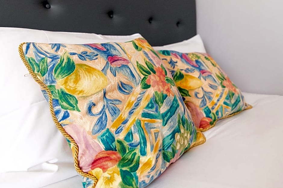 The Linden Leaf Rooms - Classy & Stylish