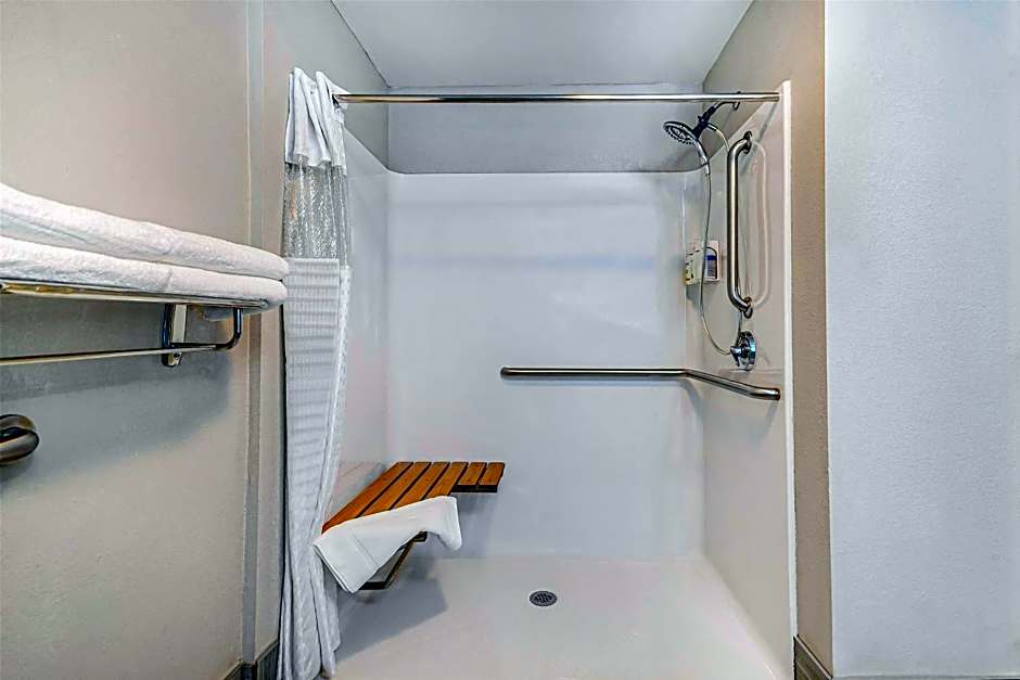 La Quinta Inn & Suites by Wyndham Batavia