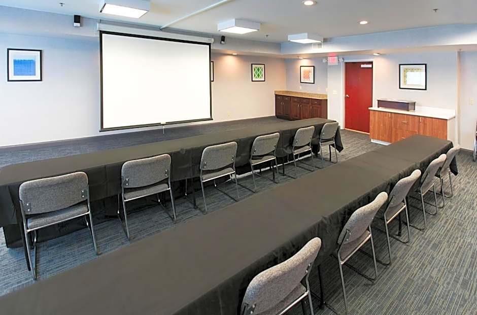 Holiday Inn Express Hotel & Suites Cincinnati Southeast Newport By IHG