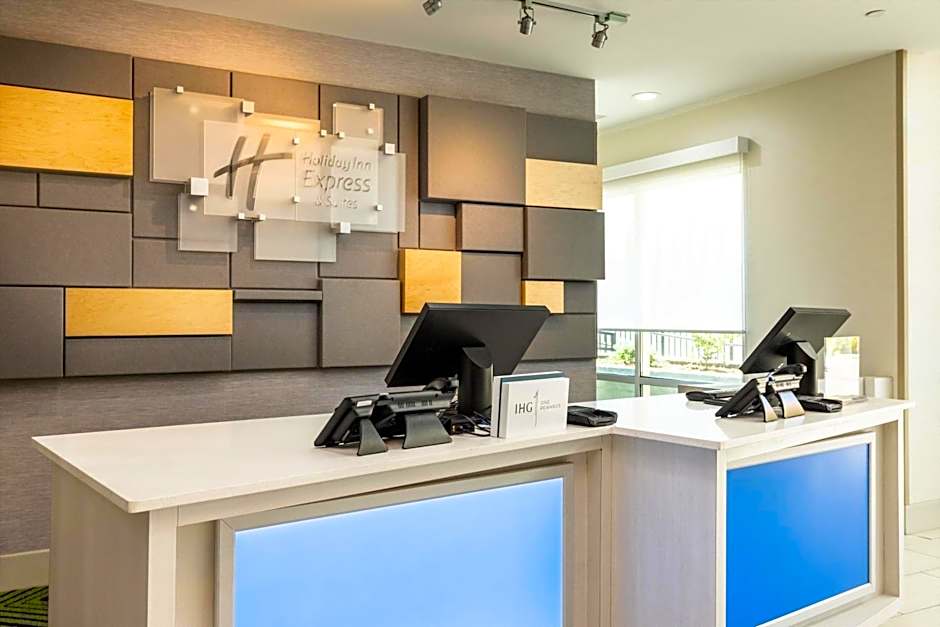 Holiday Inn Express & Suites - San Jose Silicon Valley By IHG