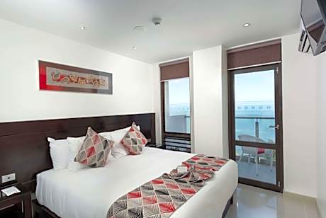 2-Bedroom Beachfront Suite-1 King Bed and 1 Double Bed, Non-Smoking