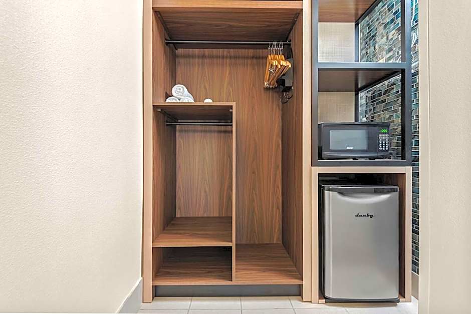 Best Western Seaway Inn