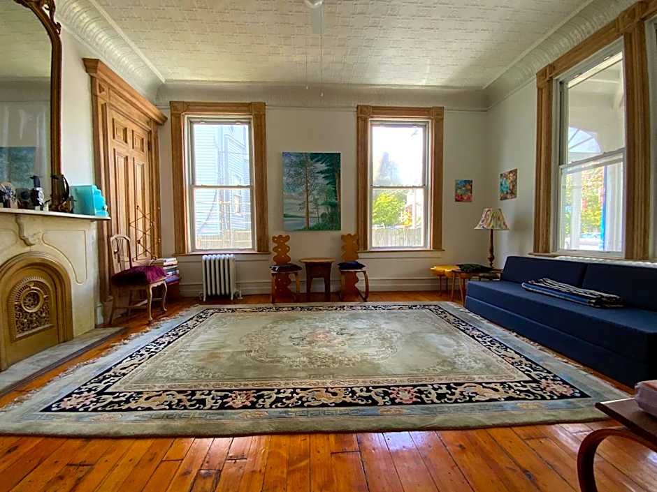 Fort Pl B&B and Gallery