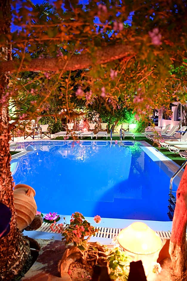 Philoxenia Hotel & Studios