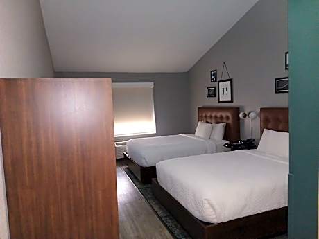 Room, 2 Queen Beds (Mobility/Hearing Accessible, Tub) (2 Queen Beds)