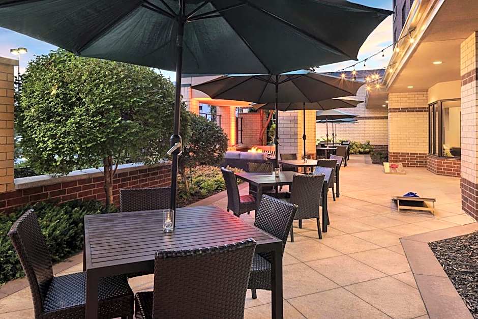 Courtyard by Marriott Bloomington by Mall of America