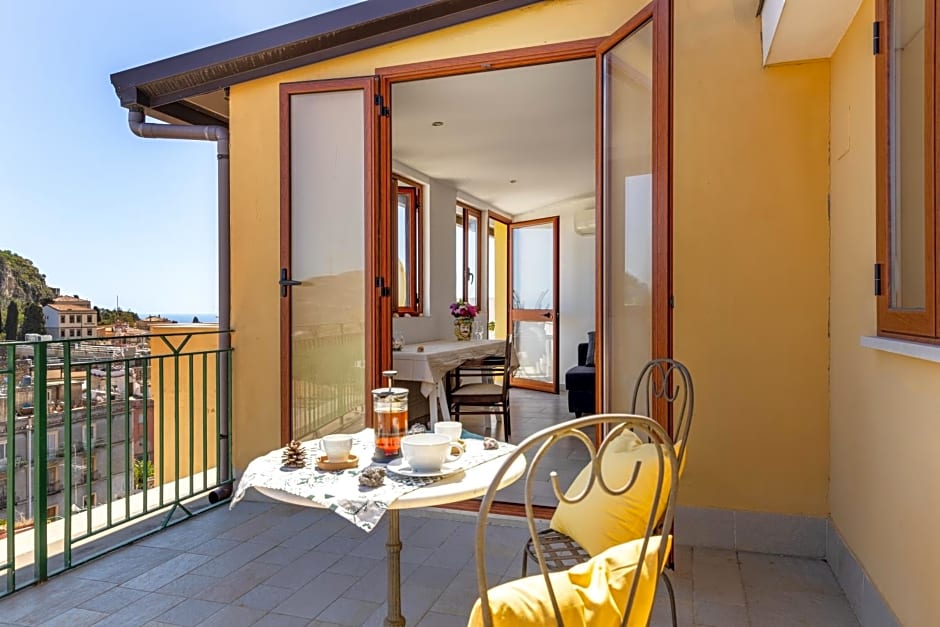 Tauromenion Guest House