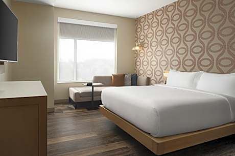1 King Bed Mobility Accessible Ri Shwr