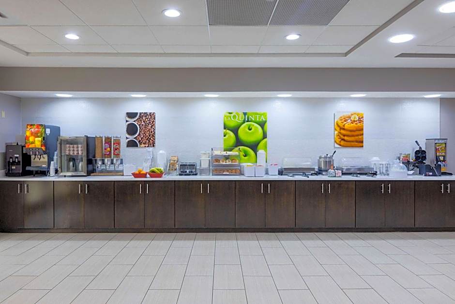 La Quinta Inn & Suites by Wyndham Kennesaw