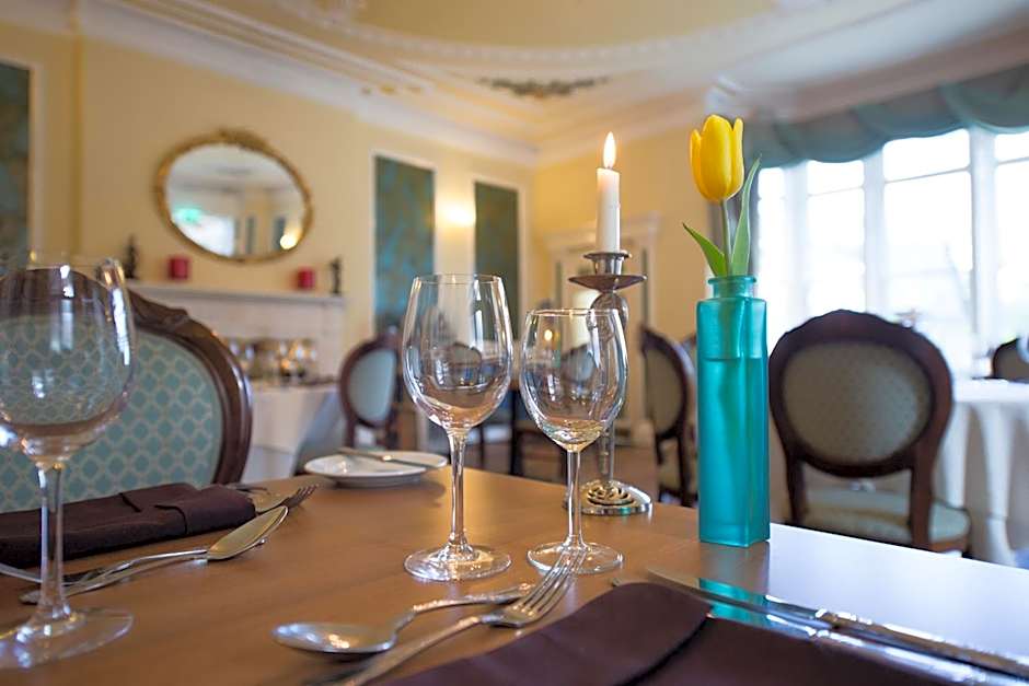 Woodlands Lodge Hotel