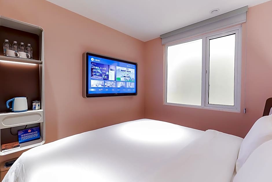 Photo 1 of 5 of Windowless