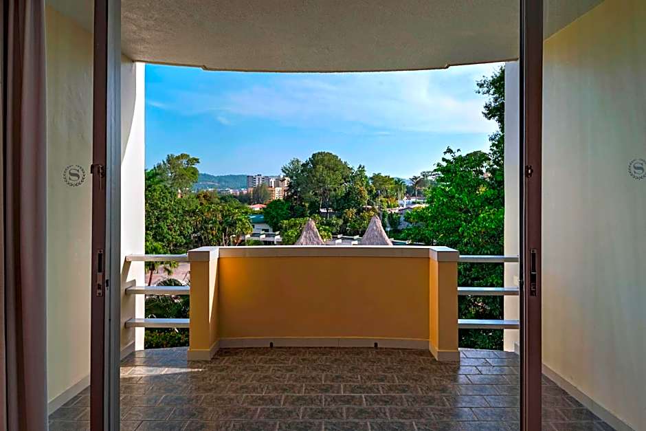 Sheraton Presidente San Salvador Hotel