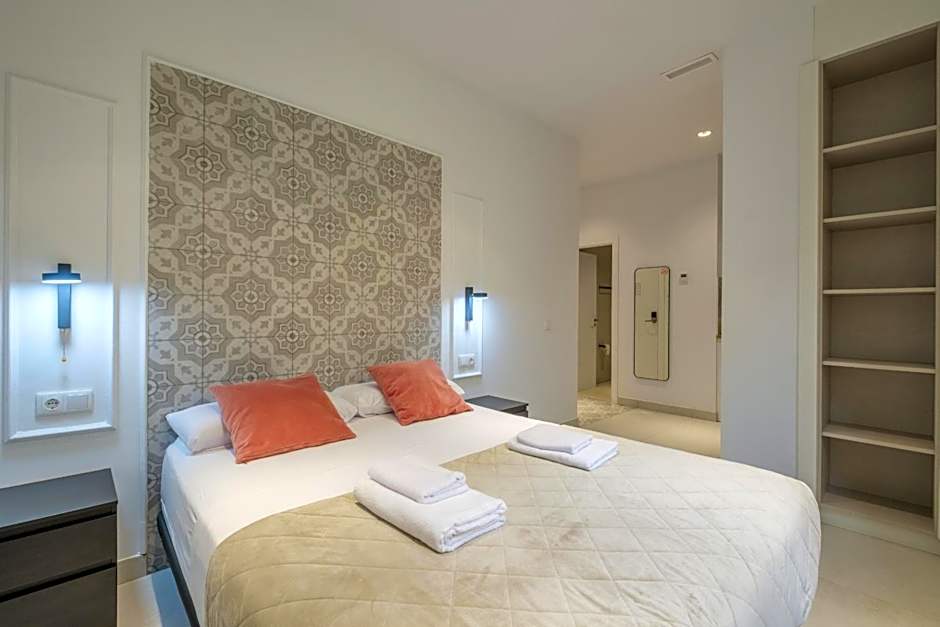 Chic & Comfortable Apartment, Private Terrace