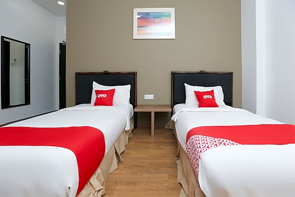 OYO 89915 EAST MOUNT HOTEL