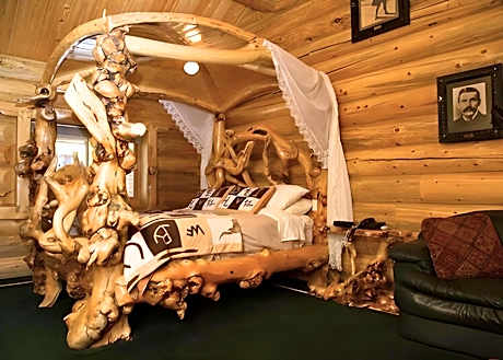 One-Bedroom Cabin (Not Pet Friendly)