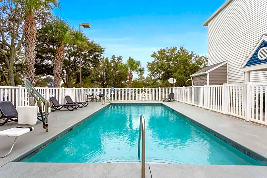 Microtel Inn and Suites - Zephyrhills