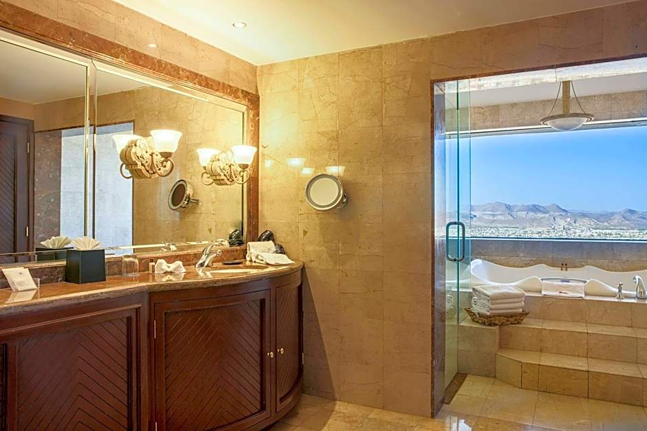 Photo 1 of 9 of Presidential 1 King Bed Suite, Mountain View, High Floor