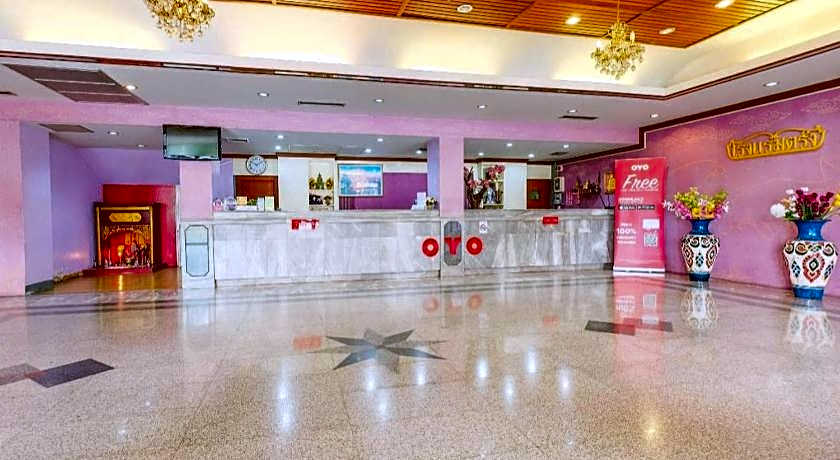 OYO 565 Trang Hotel
