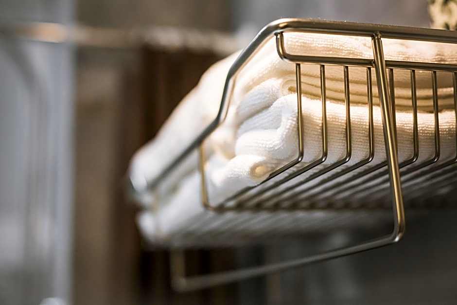 Tiin Tinn - Rivershore B&B