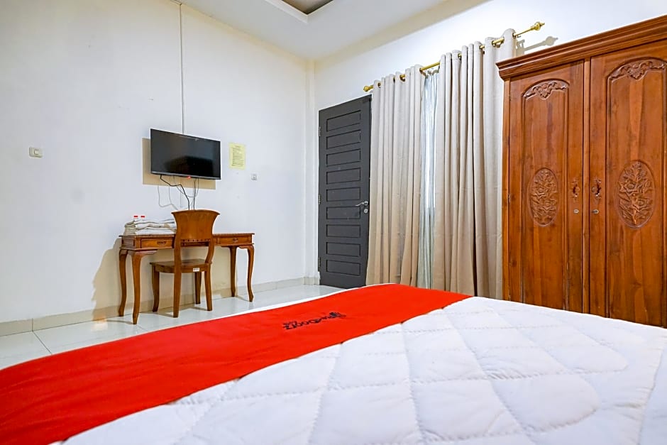 RedDoorz @ Avros Guest House Medan