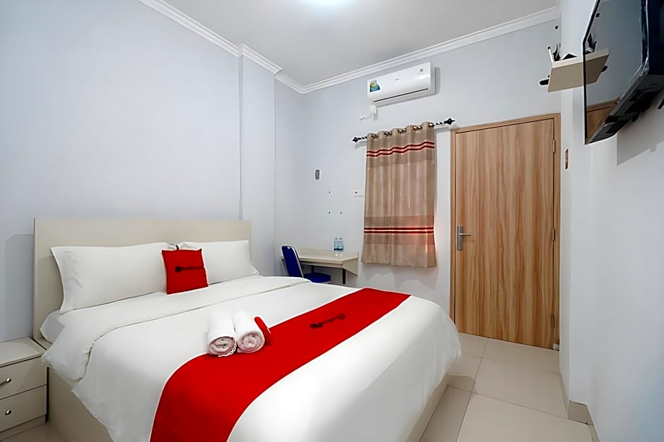 RedDoorz near Pantai Barat Pangandaran 2