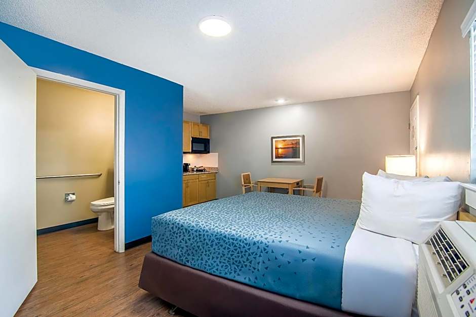 Suburban Studios Stuart near Federal Hwy 1