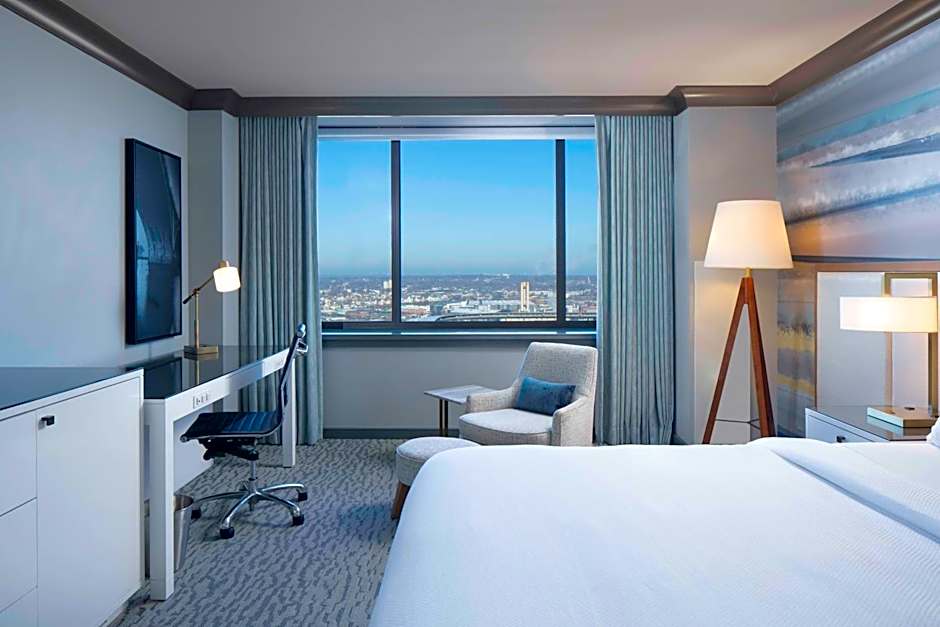 The Lofton Hotel Minneapolis, Tapestry Collection by Hilton