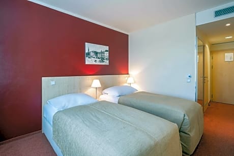 2 Single Beds, Business Room, Nonsmoking, Accessible
