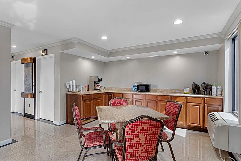 Regency Inn Near Boardwalk & Hurlburt Field