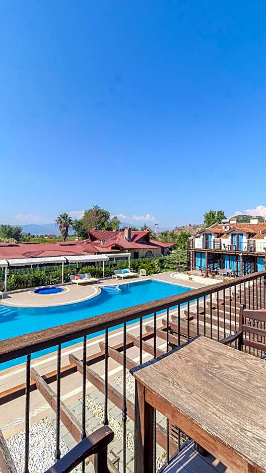 Aydos Hotels & Breeze Restaurant