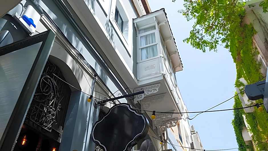 Gran Via Alsancak ( Boutique Hotel )
