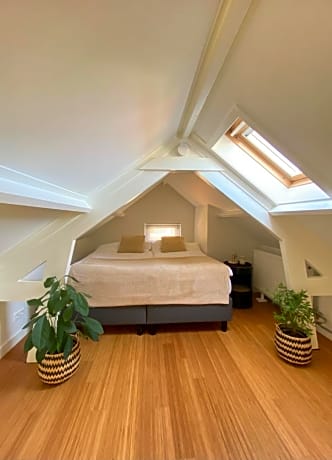 The Lighthouse Cabin